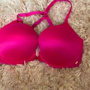 Victoria’s Secret front snap push-up bra